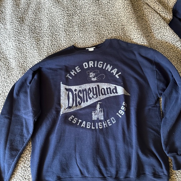Disneyland crewneck sweater size Large - Picture 3 of 3